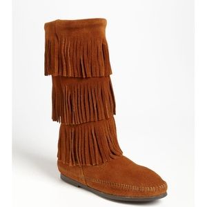 Minnetonka 3 Tiered Suede Boot (9)